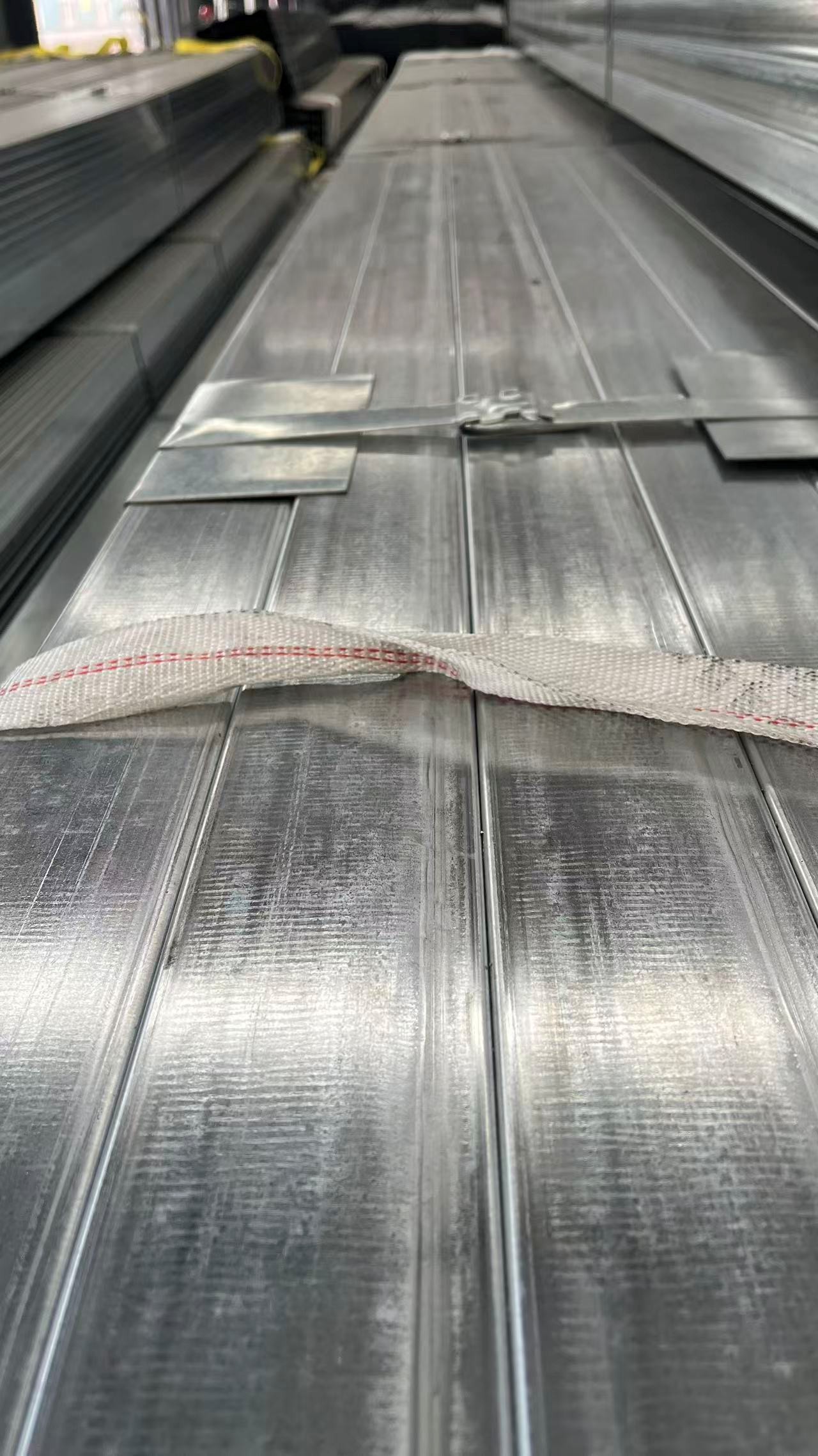 60×80 mm Galvanized Rectangular Tube view 2