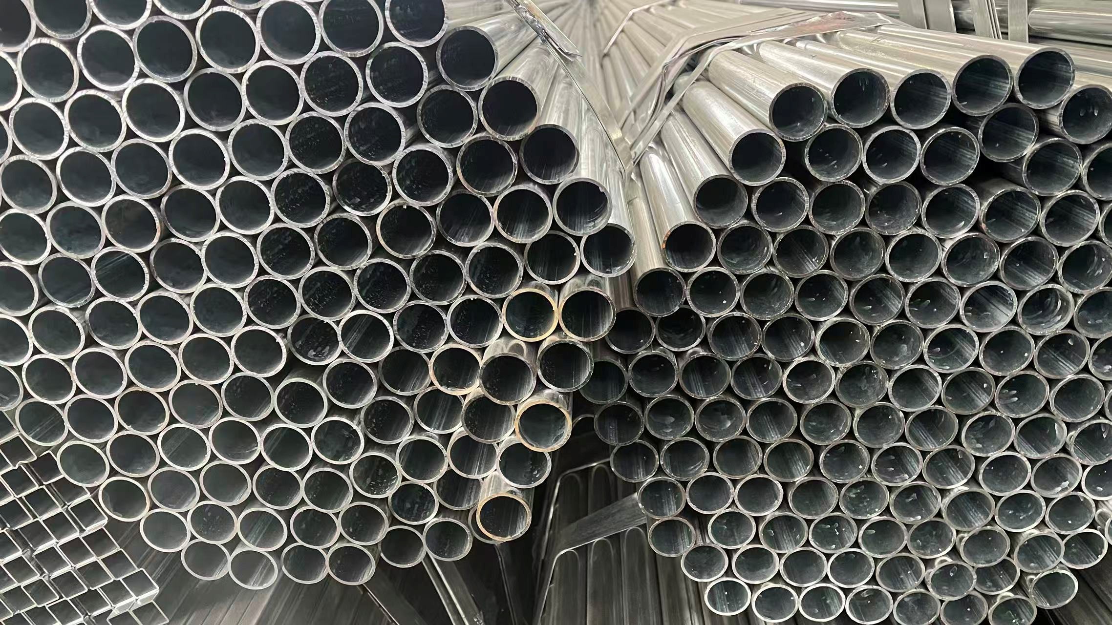 1-inch × 2.0 mm Galvanized Round Pipe